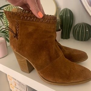 Western brown Suede bootees